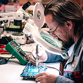 Cобственный сервисный центр. Доставка гарантии в сервисный центр за наш счёт с AMPGROUP